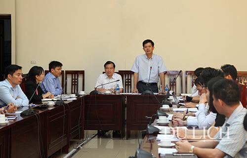 Thứ trưởng Bộ VHTTDL Lê Quang Tùng và Phó Tổng cục trưởng TCDL Hà Văn Siêu chủ trì cuộc họp